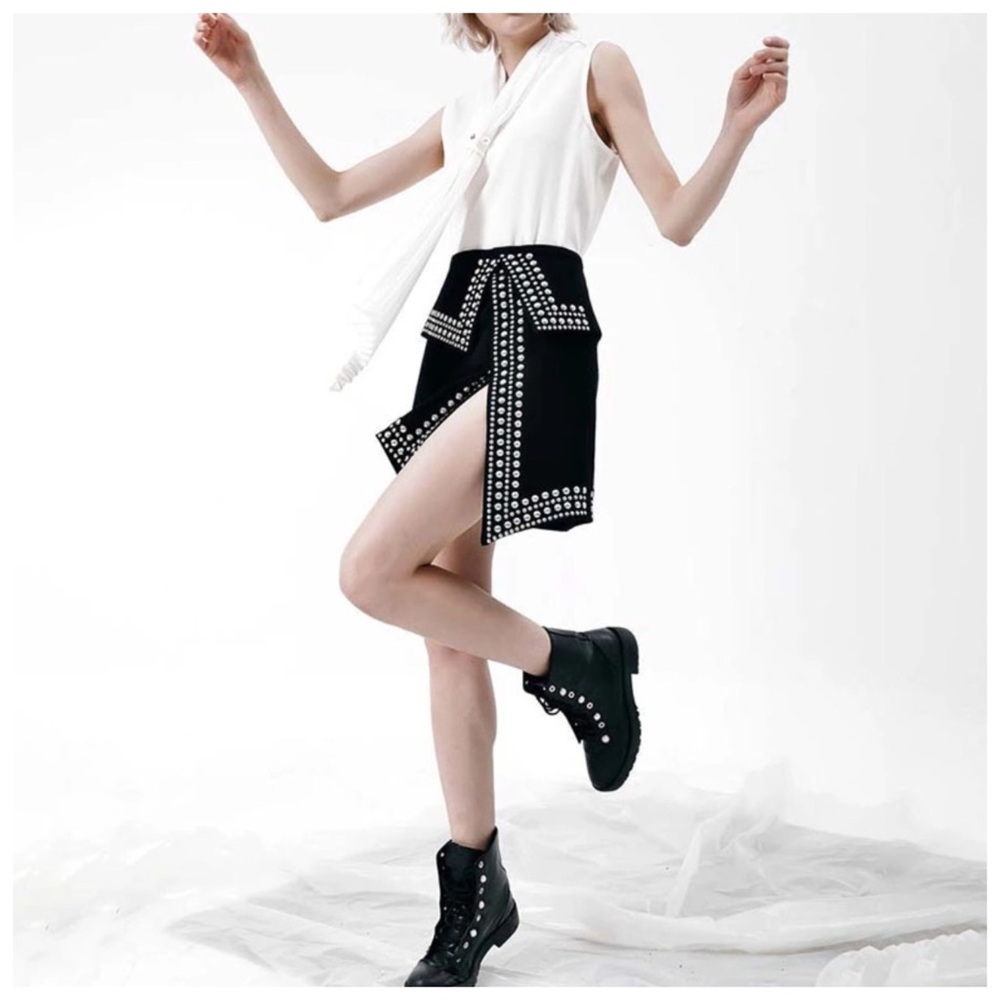 🌺 Black Metal Stud Asymmetrical Skirt - Picture 8 of 8
